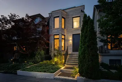 22 Foxley Street, Toronto, On M6j 1r1