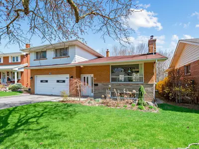 62 Dukinfield Crescent, Toronto, On M3a 2s1