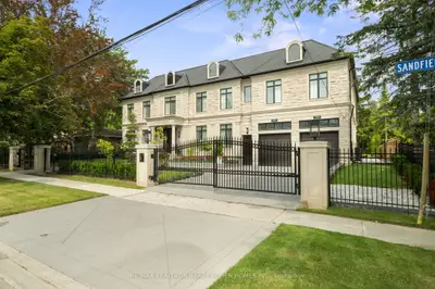 23 Sandfield Road, Toronto, On M3b 2b5