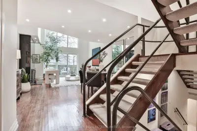 22 Berryman Street, Toronto, On M5r 1m6
