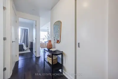 223 St Clair Avenue W 309, Toronto, On M4v 1r3