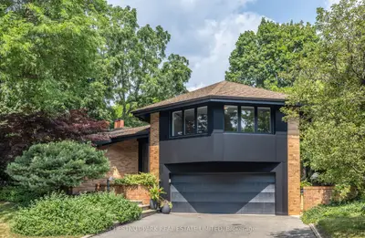 20 Lower Links Road, Toronto, On M2p 1h6