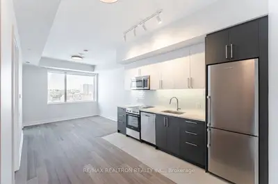 664 Spadina Avenue 904, Toronto, On M5s 2h7