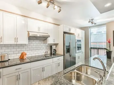 30 Church Street 803, Toronto, On M5e 1s7