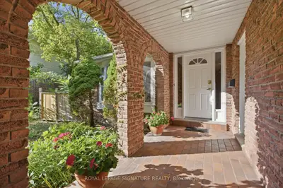 20 Wellesbourne Crescent, Toronto, On M2h 1y7