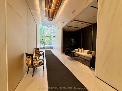 319 Jarvis Street 1717, Toronto, On M5b 0c8