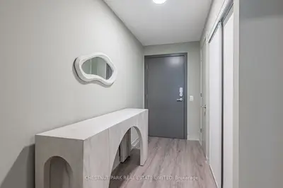 9 Tecumseth Street 821, Toronto, On M5v 0s5
