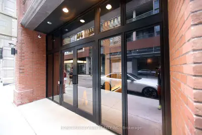 15 Mercer Street Ph03, Toronto, On M5v 0t8