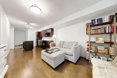 126 Simcoe Street 607, Toronto, On M5h 4e6