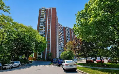 60 Pavane Linkway Way 301, Toronto, On M3c 1a1