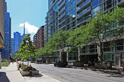 96 St Patrick Street 1202, Toronto, On M5t 1v2