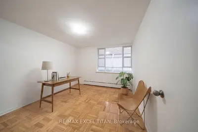77 Erskine Avenue 111, Toronto, On M4p 1y5