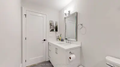 165 Manning Avenue 2&3 Floor, Toronto, On M6j 2k6