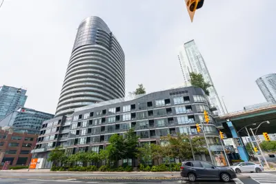 38 Dan Leckie Way 1208, Toronto, On M5v 2v6