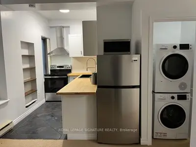 208 Carlton Street Lower, Toronto, On M5a 2l1