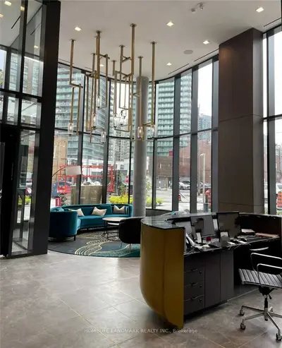 15 Holmes Avenue 811, Toronto, On M2n 0l4