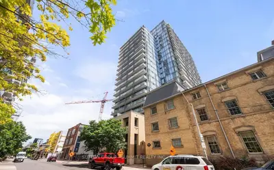 105 George Street 1510, Toronto, On M5a 0l4