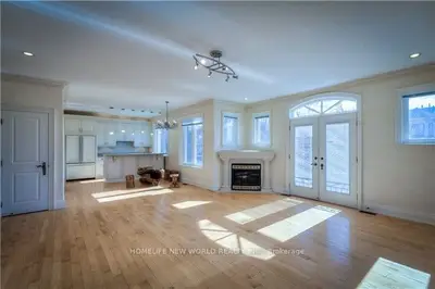 77 Steeles Avenue E 2nd Floor, Toronto, On M2m 3y4