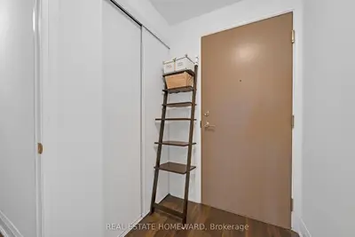 160 Vanderhoof Avenue 1717, Toronto, On M4g 0b7