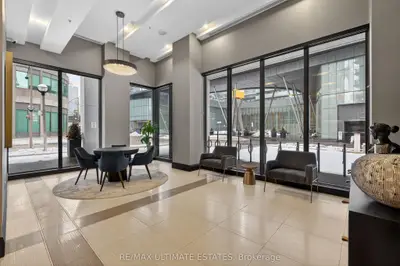 19 Grand Trunk Crescent 2205, Toronto, On M5j 3a3
