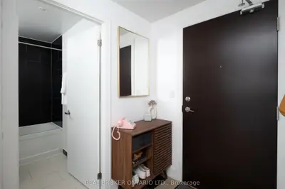 205 Manning Avenue 407, Toronto, On M6j 0e2