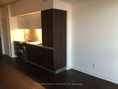 20 Minowan Miikan Lane 1905, Toronto, On M6j 0e5