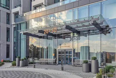 20 Inn On The Park Drive #1333, Toronto, On M3c 0p8