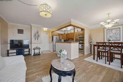 5 Shady Golfway 1417, Toronto, On M3c 3a5