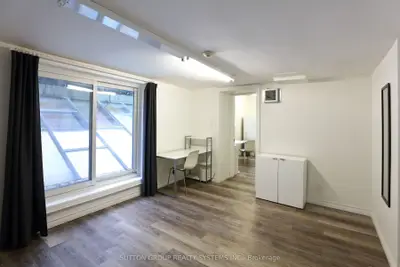 328-330 Queen Street W 2nd Floor, Toronto, On M5v 2a2