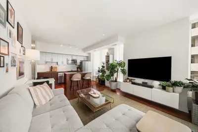 83 Redpath Avenue 704, Toronto, On M4s 0a2