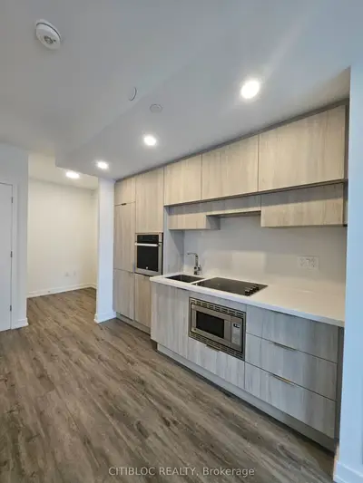 39 Roehampton Avenue 601, Toronto, On M4p 0g1