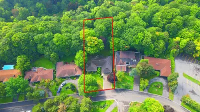 55 Forest Grove Drive, Toronto, On M2k 1z4