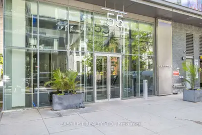 55 Stewart Street 822, Toronto, On M5v 2v1