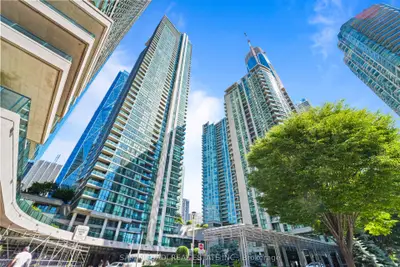 18 Harbour Street 2304, Toronto, On M5j 2z6