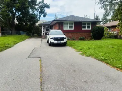 3 Tinder Crescent Bsmt Apt, Toronto, On M4a 1l2