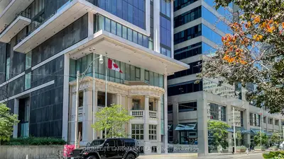 426 University Avenue 803, Toronto, On M5g 1s9