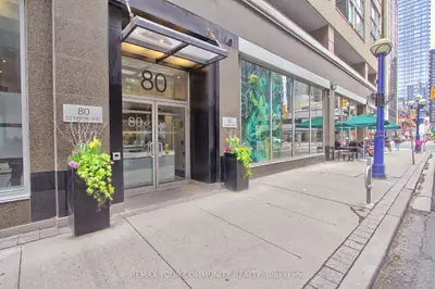 80 Cumberland Street 501, Toronto, On M5r 3v1