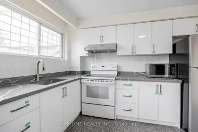 144 Wolseley Street 2b, Toronto, On M6j 3r4