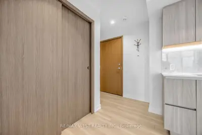 17 Bathurst Street 3806, Toronto, On M5v 1a5