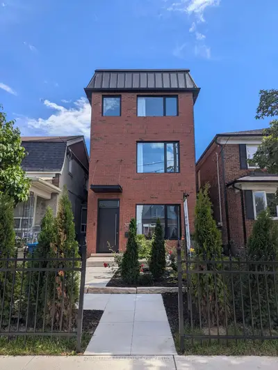 393a Arlington Avenue, Toronto, On M6c 3a1