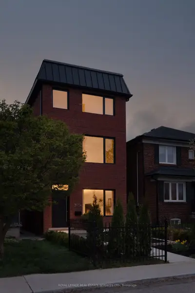 393a Arlington Avenue, Toronto, On M6c 3a1