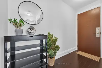 80 Western Battery Road 2210, Toronto, On M6k 3s1