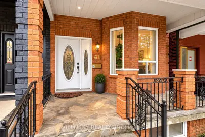 41 Lakeview Avenue, Toronto, On M6j 3b4