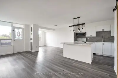 20 Edgecliff Golfway 312, Toronto, On M3c 3a4