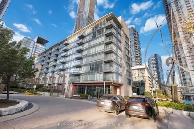 15 Brunel Court 326, Toronto, On M5v 3y6