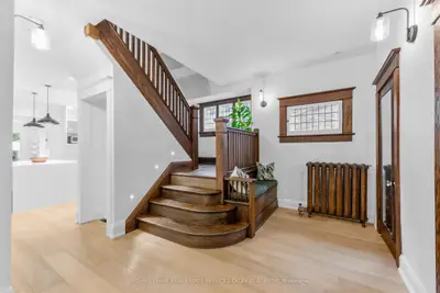 20 Edgewood Crescent, Toronto, On M4w 3a9