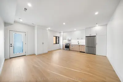 144 Dovercourt Road Laneway Upper, Toronto, On M6j 3c4