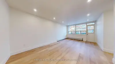 1 Marquette Avenue 13, Toronto, On M6a 1x8