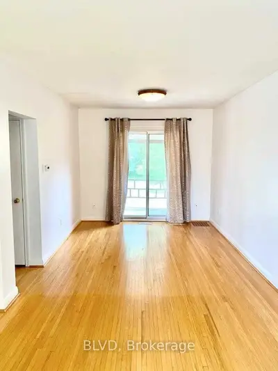 24 Athabaska Avenue, Toronto, On M2m 2t7