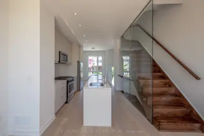 66b Perth Avenue, Toronto, On M6r 0a8
